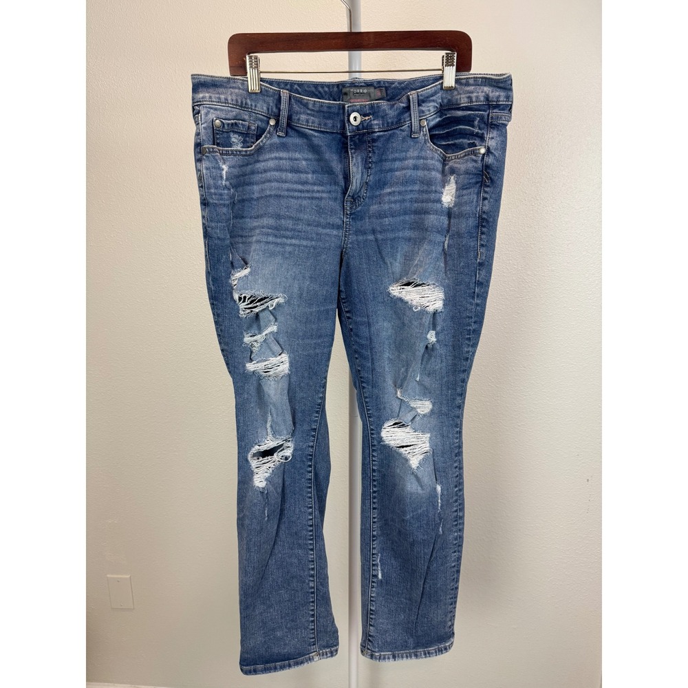 Torrid Boyfriend Straight Vintage Stretch Distressed Jeans Blue Medium Wash